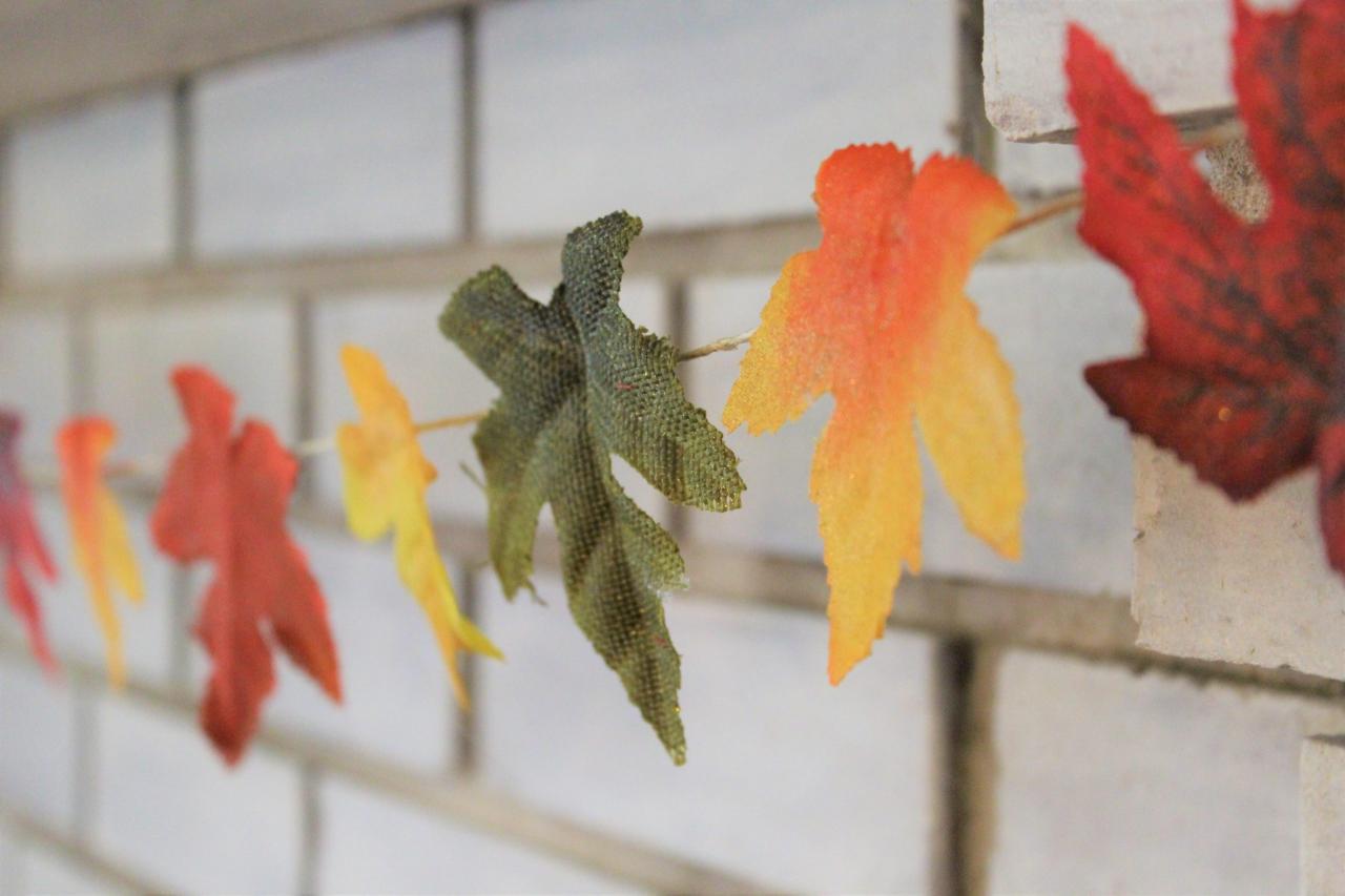 Autumn Leaf Garland DIY: Tips for Creating a Cozy and Inviting Fall Decor