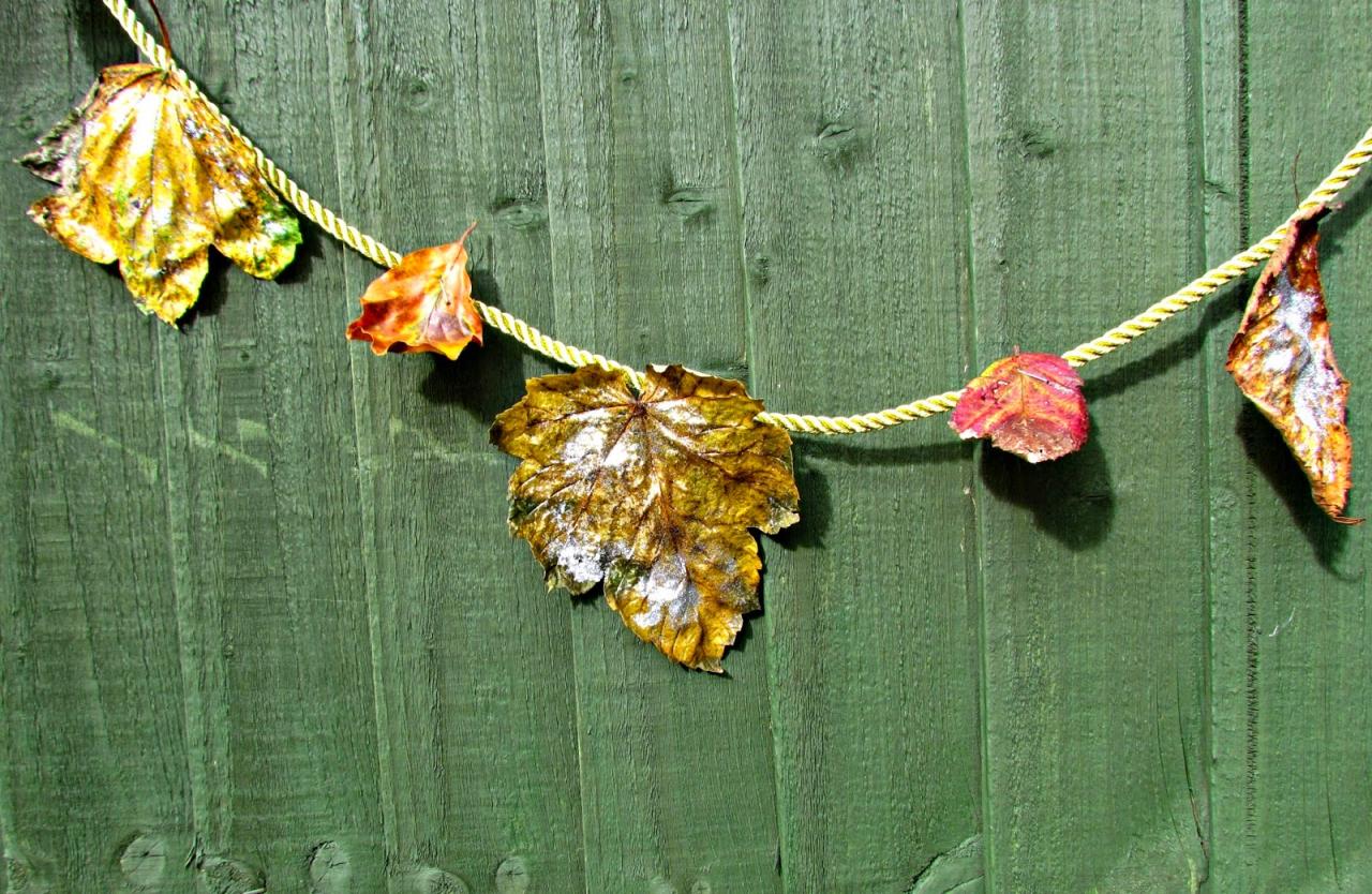 Garland leaf diy thanksgiving decor autumn ideas make around beautify beautiful will curbly simple cute tell sprinkle house yeah nowhere